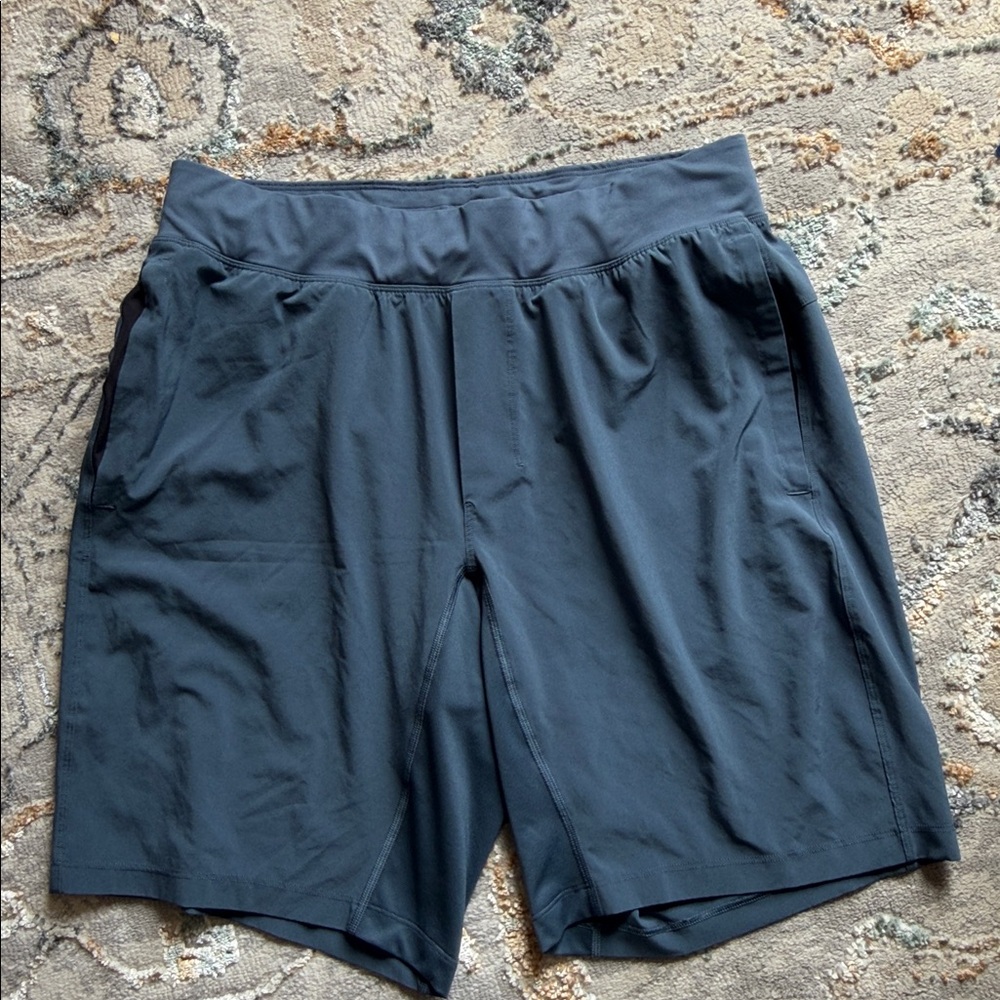 Lululemon pace breaker shorts